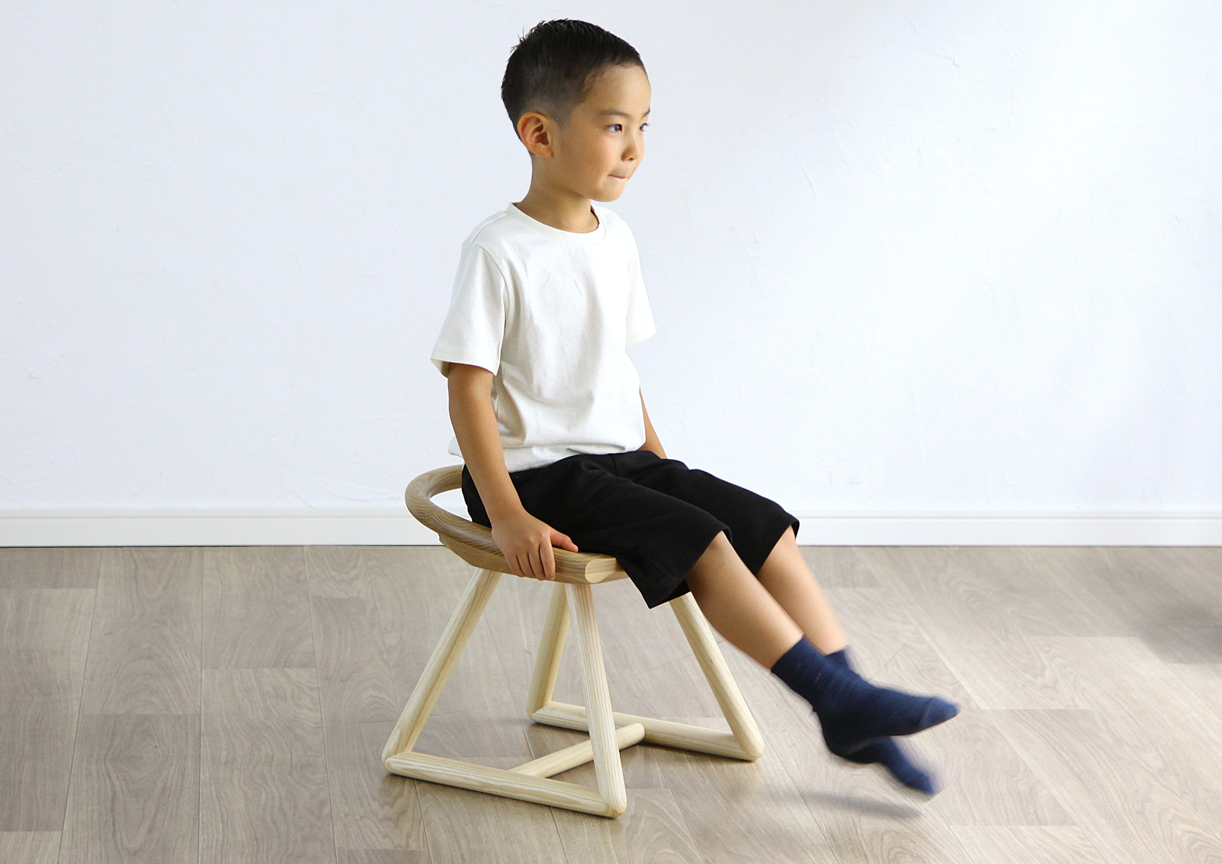 totte STOOL | 家具産地大川発の国産家具ブランドSHIKI | 株式会社志岐